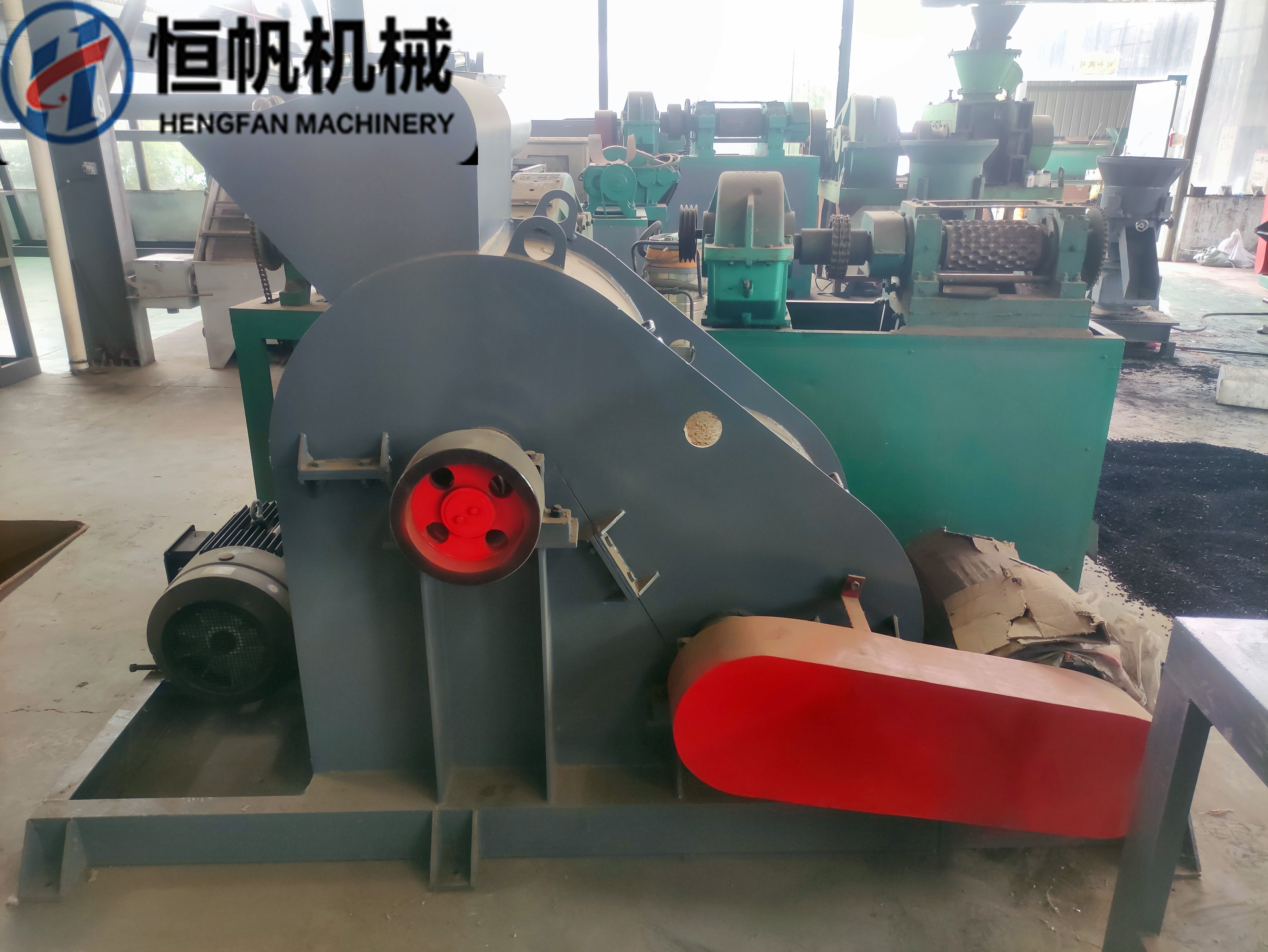 翻堆機與其他類型機如“打翻機”、 “攪拌機”、“螺旋翻攪機”等相比具有顯著特點(圖1)